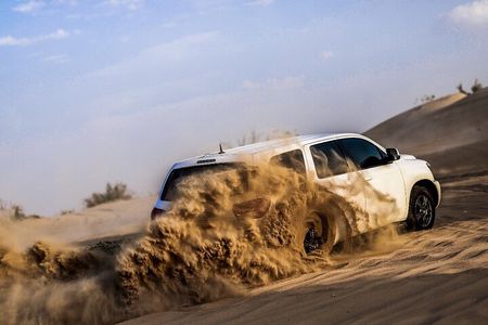 Evening Desert Safari Dubai with Live Shows and BBQ Dinner