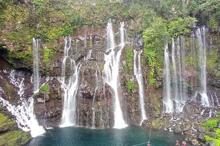 Private Full Tour of Reunion Island with Driver Guide