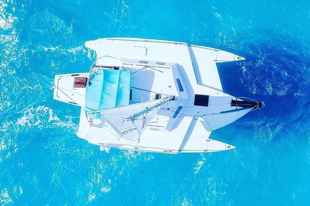 Cancun's Best: Catamaran to Isla Mujeres, Snorkeling & Drinks!