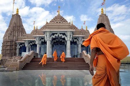  Premium Abu Dhabi City Tour With Hindu Temple Visit - Private