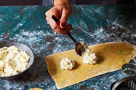 Florence: Pasta Cooking Class with Unlimited Wine