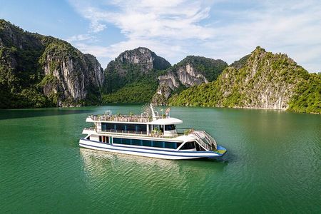 Halong Bay Luxury Day Cruise with Buffet Lunch