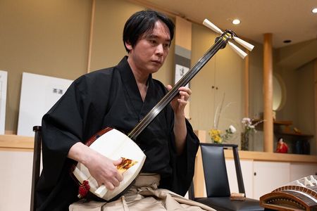 Japanaese tradtional Tsugaru Shamisen music lesson in Tokyo