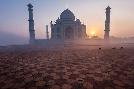 Private Half Day Sunrise Tour of Taj Mahal from Agra