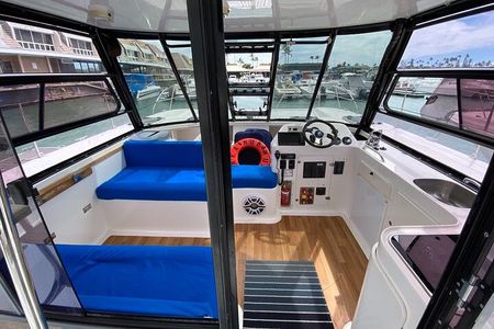 Small Group Turtle Canyon Snorkel in Waikiki (Boat Tour)