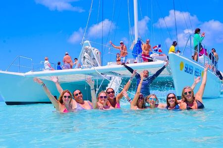 Saona Catamaran Cruise with Lunch and Natural Swimming Pool