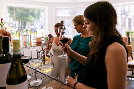 Semi-Private Chianti Wine Tour with Dinner in Tuscany Vineyard
