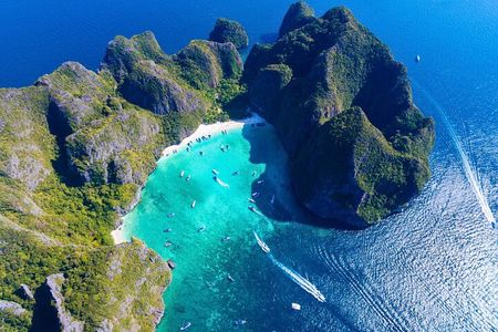 Phuket: Phi Phi and Bamboo Islands Day Trip with Buffet Lunch