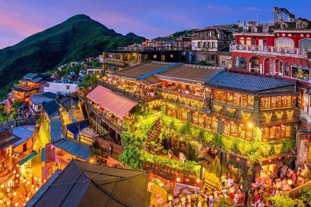 Yehliu, Jiufen & Shifen Taiwans North Coast Day / Night Tour 
