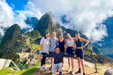 2 Days and 1 Night Machu Picchu Sunrise Tour by Train