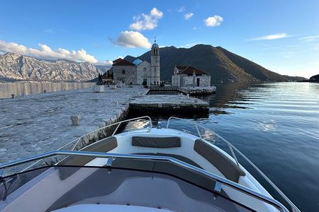  Speed Boat 3-Hour Guided Tour at the Blue Cave
