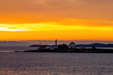 Campbell River, BC: 2 Hour Coastal Sunset Tour By Boat