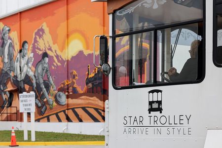 St. Pete’s Must-Do Murals Tour — The Premier Street Art Trolley