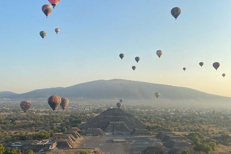 Balloon Flight with Cave Breakfast and CDMX Round Trip