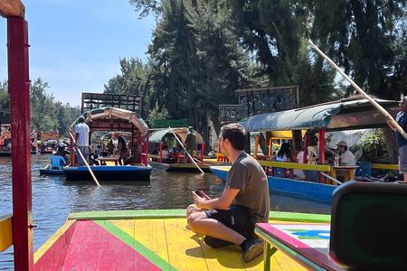 Riding Boats + Tacos+ Frida Kahlo's neighborhood (private tour)