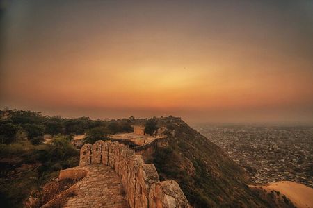 Private Jaipur Night Tour with Nahargarh Sunset Viewpoint