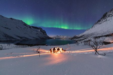 Small Group Quest to find the Northern Lights in Tromsø 