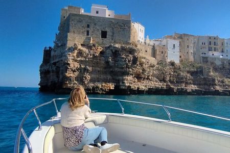 Polignano by boat excursion of groups with aperitif 