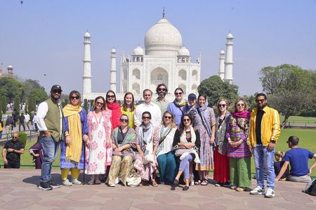 Taj Mahal & Agra Fort tour by Superfast Train Gatimaan Express