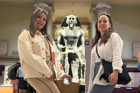 Layover Tour to the Pyramids, Egyptian Museum and The Old Bazaar