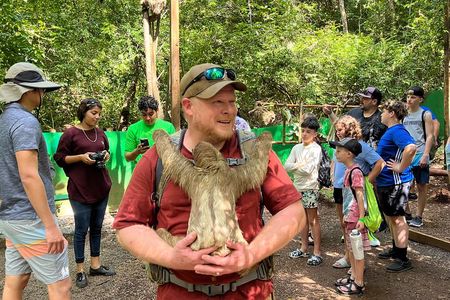 Sloth and Monkey Park Private Tour at Roatan with Pickup