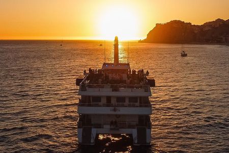 Sunset Premier Dinner Cruise with Show, DJ and Live Music