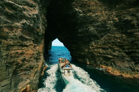 Nā Pali Coast Zodiac Raft Expedition and Snorkeling on Kauai