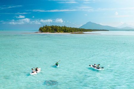 Kayak to Crystal Rock and Benitiers Island with Breakfast