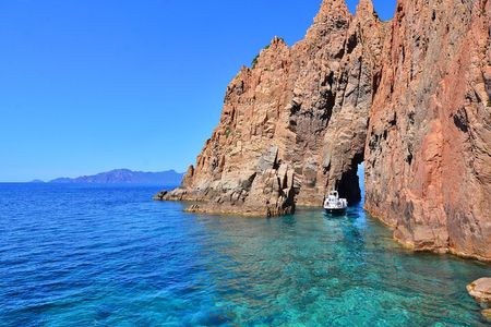 Friendly getaway to the Calanques of Piana from Cargèse