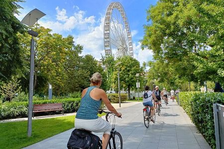 Budapest Bike & E-bike Tour with Hungarian Goulash