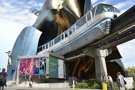 Show Me Seattle On Foot Downtown Walking Tour