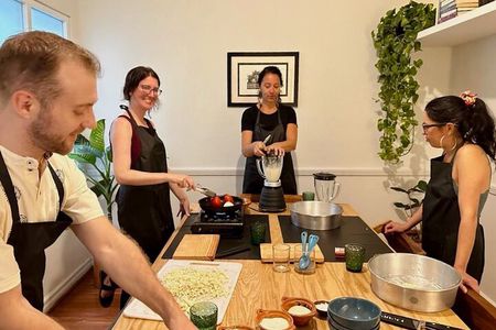 Small Group Multi-Variety Tamal Cooking Class in La Condesa