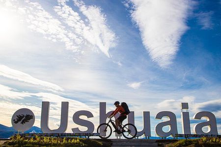 City tour by Assisted Bike between Urban Landscapes