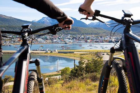 Ushuaia on E-Bike: City, Nature, and Viewpoints