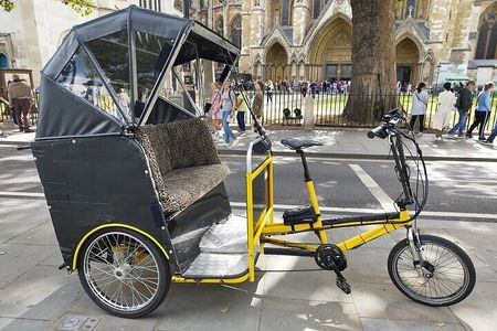 Heart of London Private Guided Rickshaw Journey 
