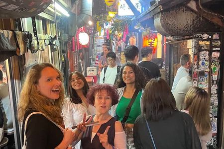 Shinjuku Kabukicho & Golden Gai Night Tour
