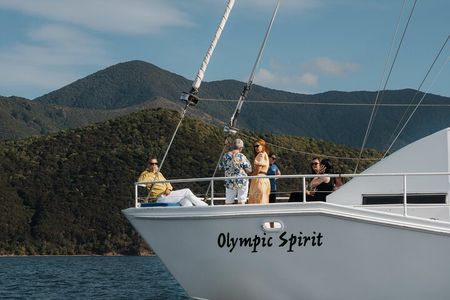 Marlborough Icons Tour - Wine tasting + Cruise