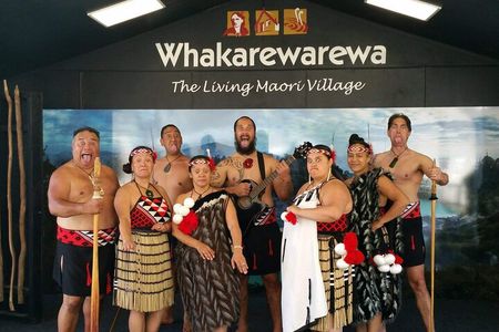 From Auckland: Rotorua Māori Village & Polynesian Spa Tour