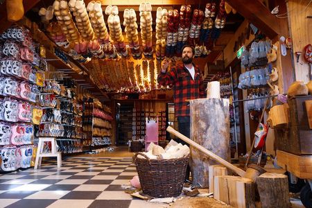 Countryside Bike Tour from Amsterdam: Cheese, Clogs & a Windmill