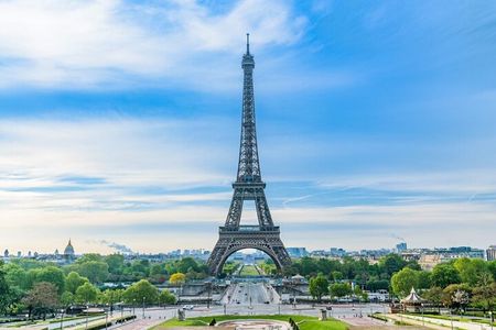 Paris by Rail - Sightseeing Bus and Eiffel Tower Champagne Lunch