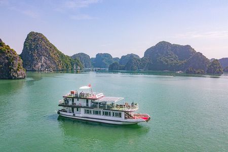 Lan Ha Bay Cruise Day Tour : Kayaking, Swimming, Hiking & Lunch