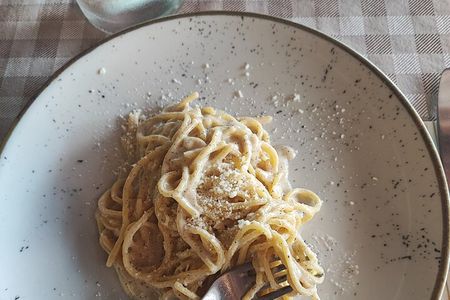 Pasta, Pizza and Gelato Food Tasting Tour in Trastevere