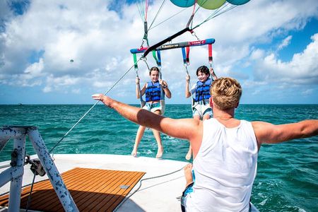 Aruba Parasailing Experience from Noord