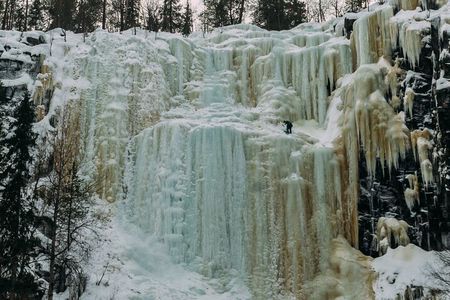 Korouoma Canyon: Frozen Waterfalls Hike & BBQ Experience