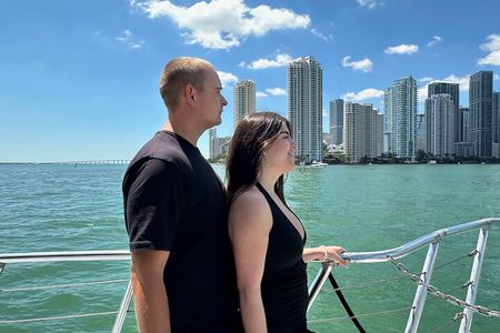 VIATOR EXCLUSIVE CRUISE: Miami Party Boat & Millionaire Homes 