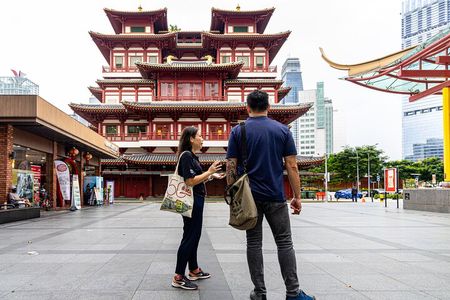 Singapore: Icons of the Lion City with Gardens by the Bay