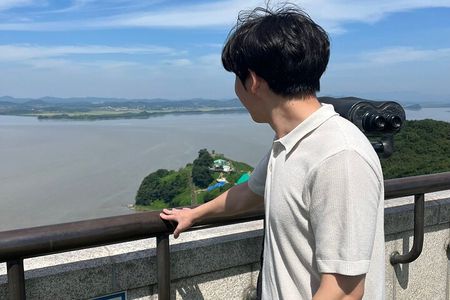 Private DMZ Tour with North Korean Defector + N Korean Lunch