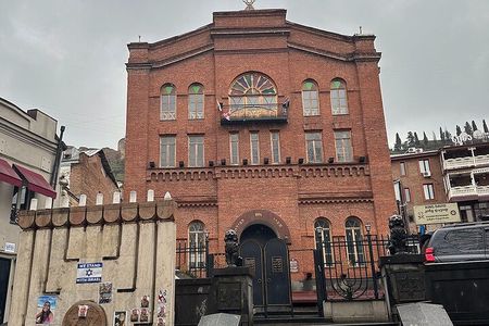 Jewish Heritage Walking Tour with Kosher Wine Tasting