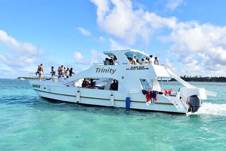 Hip Hop adult only Party Boat with Unlimited drinks& sand-bar