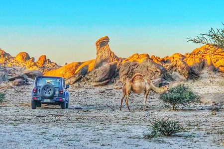 Private Moon Valley Hike Experience in Jeddah
